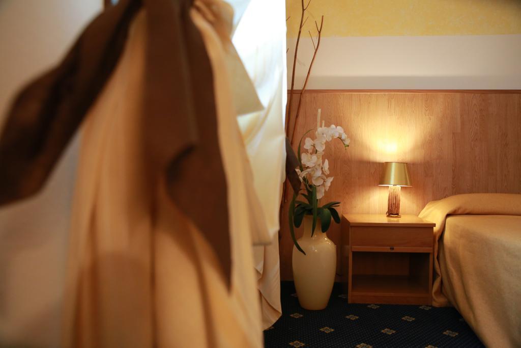 Hotel Al Posta Casarsa della Delizia Quarto foto