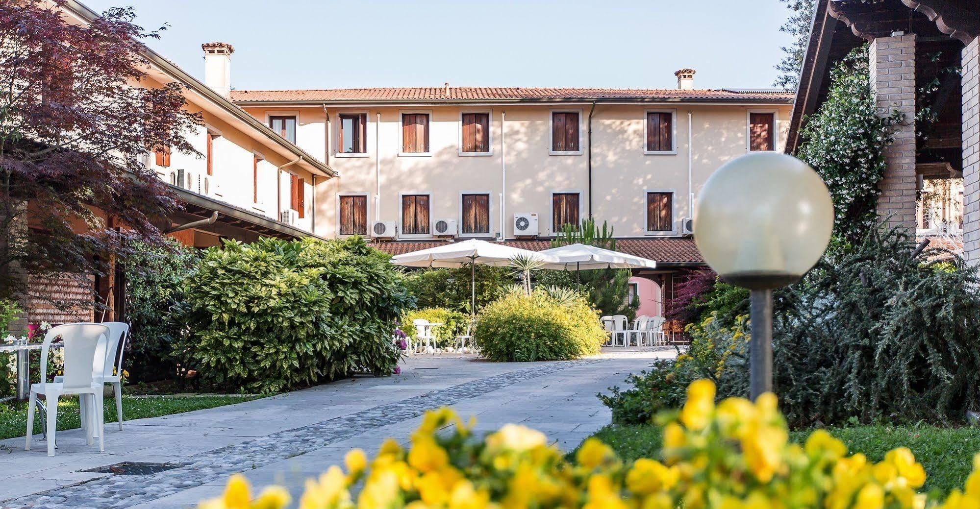 Hotel Al Posta Casarsa della Delizia Exterior foto