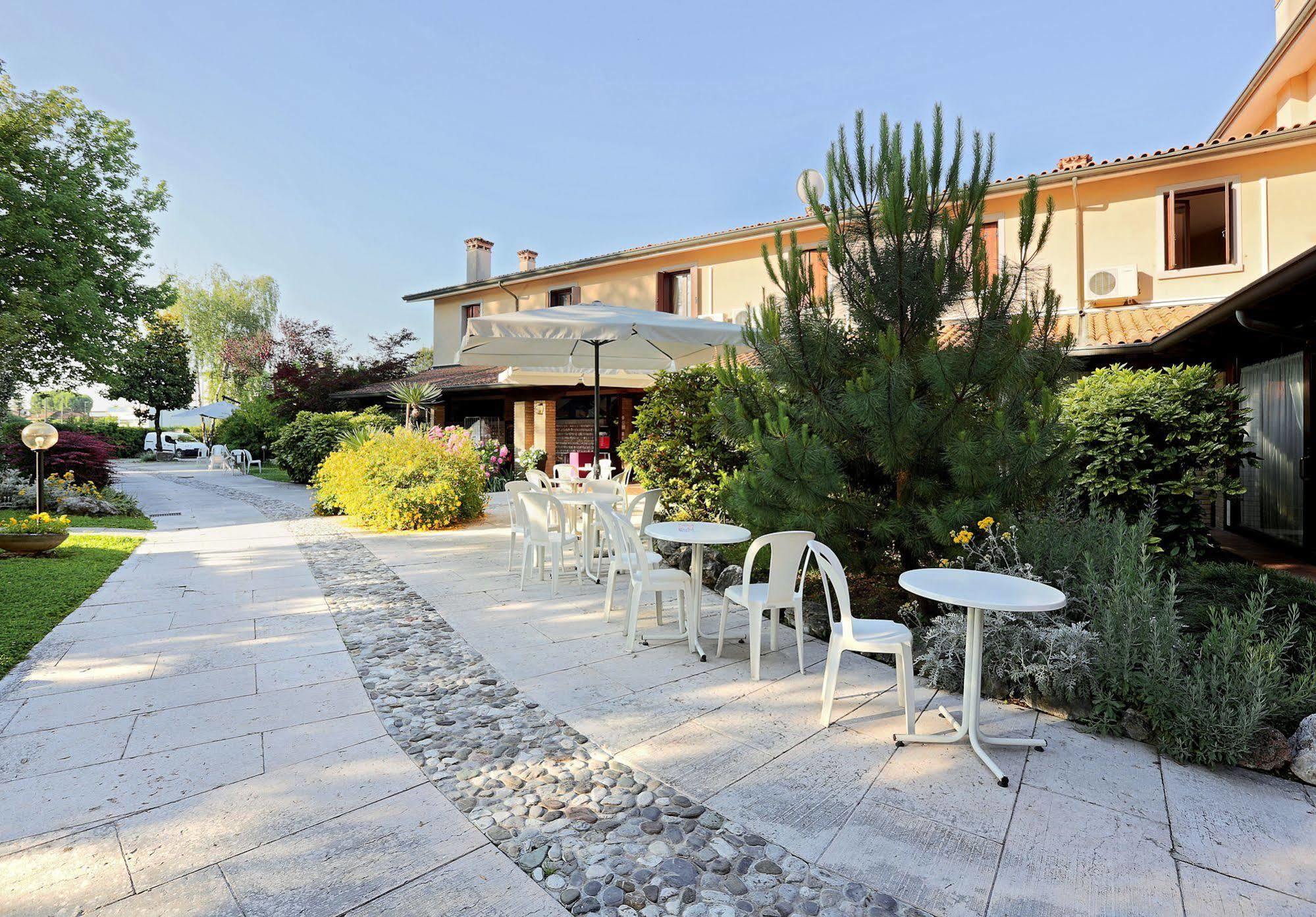 Hotel Al Posta Casarsa della Delizia Exterior foto